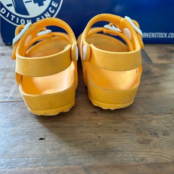 GUC Kids Birkenstock RIO EVA SCUBA YELLOW - Picture 3 of 5